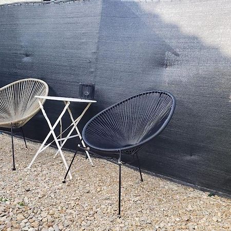 Bulles Etoilees Appartement Avec Jacuzzi Prive Montrevel-en-Bresse Esterno foto