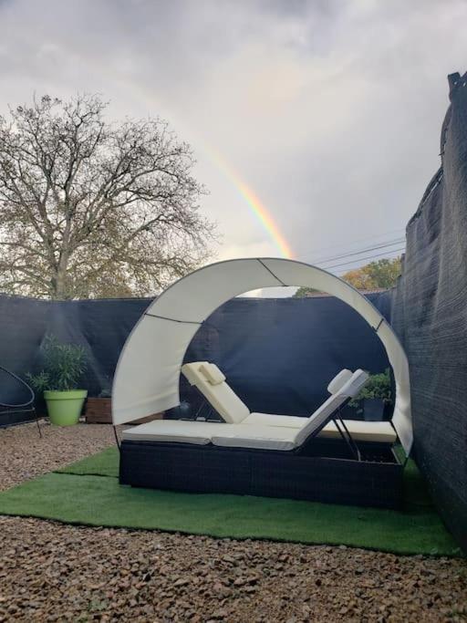Bulles Etoilees Appartement Avec Jacuzzi Prive Montrevel-en-Bresse Esterno foto