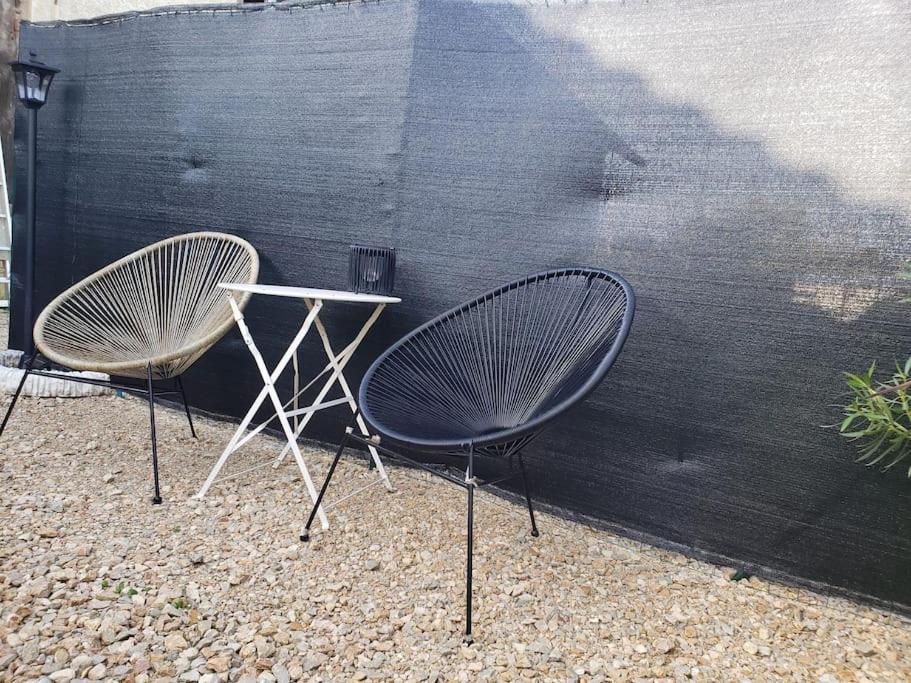 Bulles Etoilees Appartement Avec Jacuzzi Prive Montrevel-en-Bresse Esterno foto