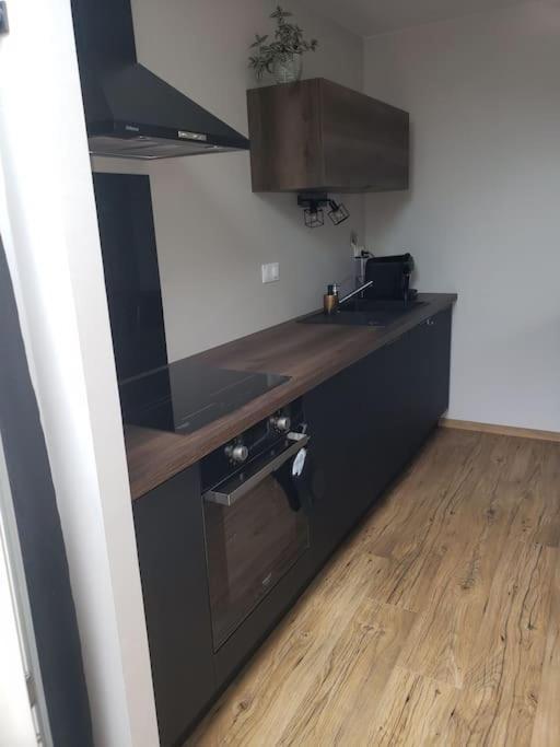 Bulles Etoilees Appartement Avec Jacuzzi Prive Montrevel-en-Bresse Esterno foto